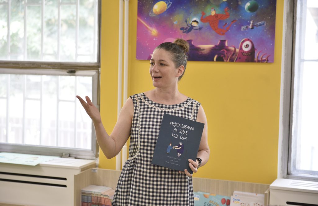 Ива Безиновиќ – Хејдон: Колку и да е сликовницата наменета за деца, многу е покорисна за&nbsp;родителите